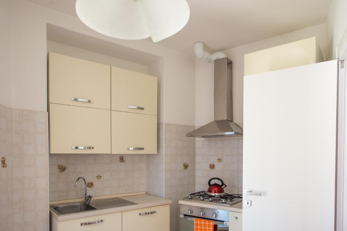 Pinky House - Housity