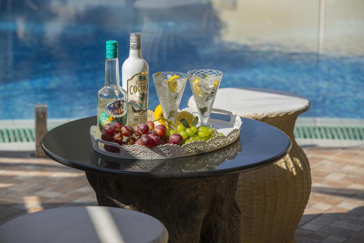Ayia Napa Tropical Beach Villa - Housity