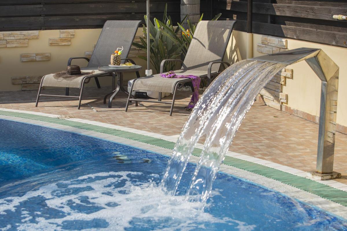 Ayia Napa Tropical Beach Villa - Housity