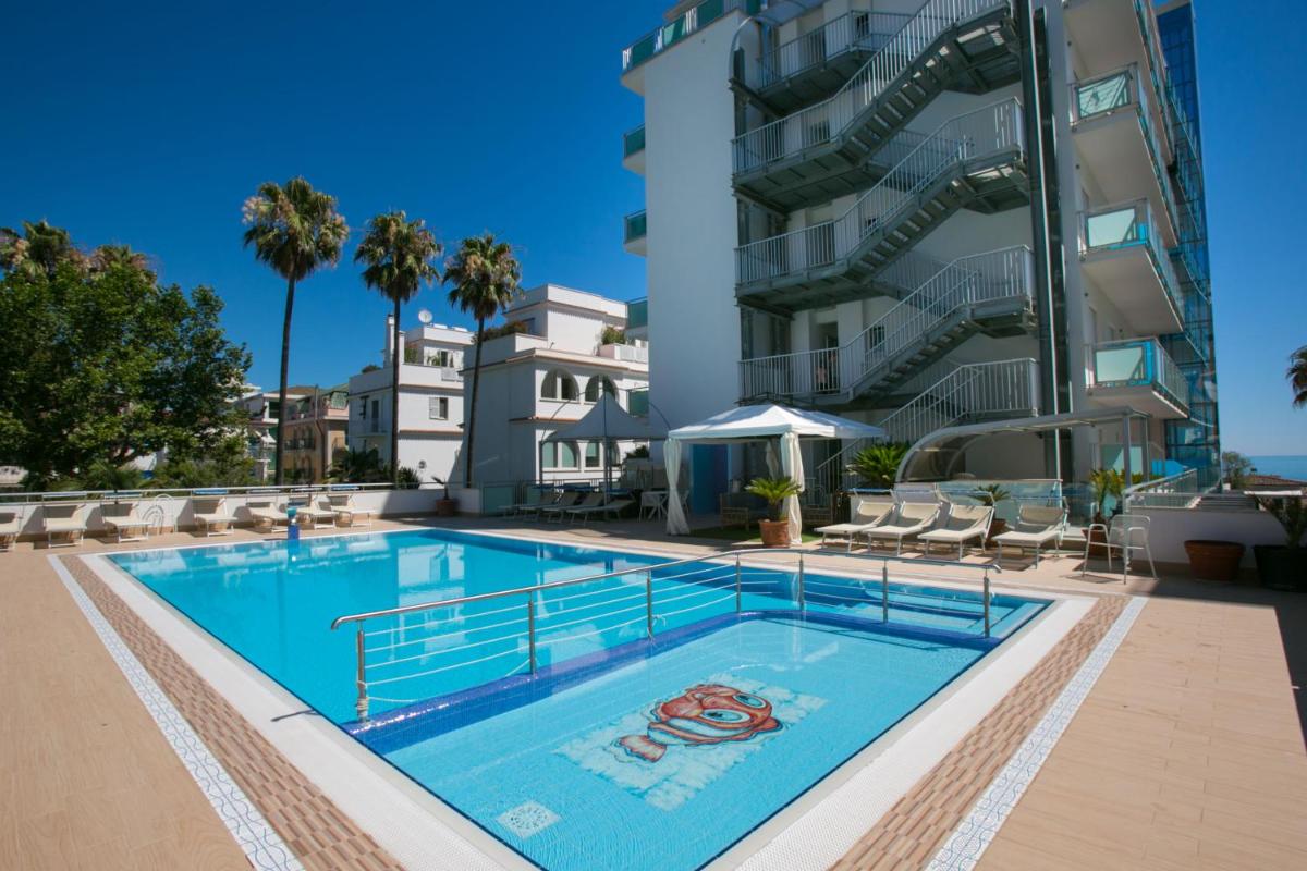 Hotel Altis - Housity
