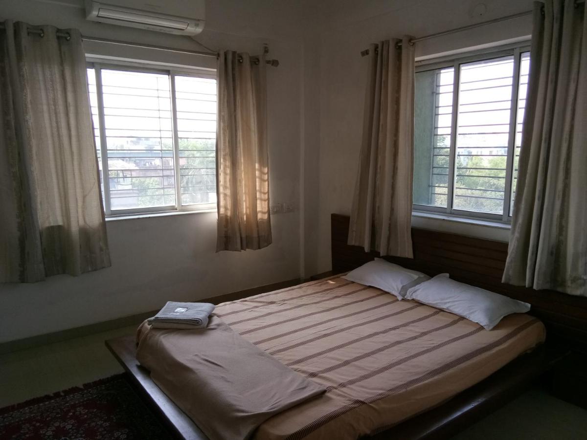 Contemporary 3BHK Apartment next to Acropolis Mall near Ruby - Housity