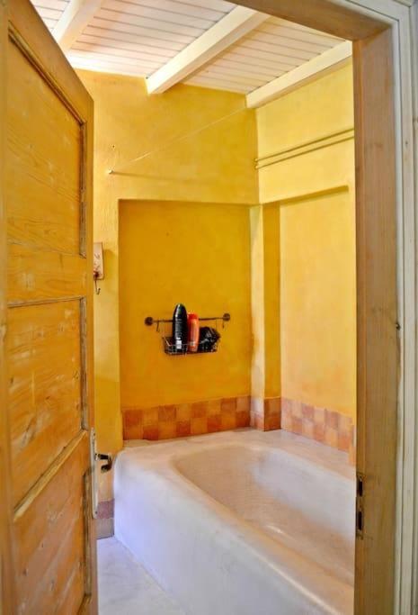Corfu Town Garden Cottage - Housity