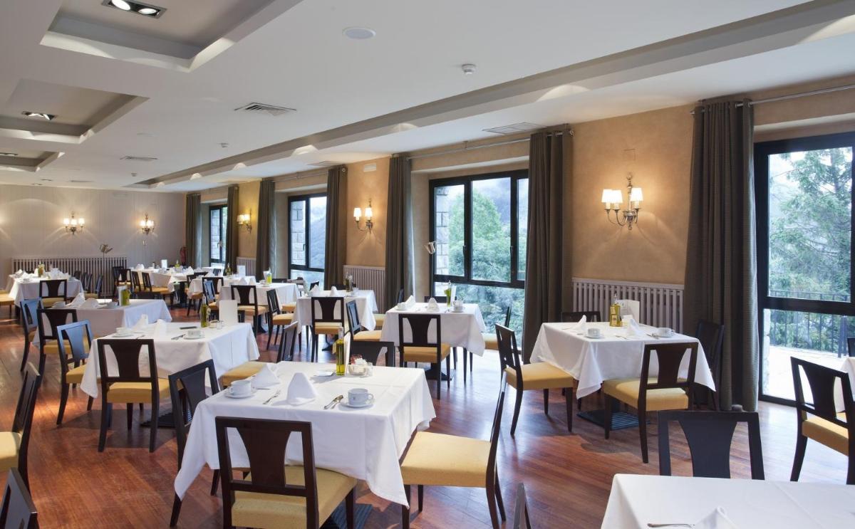Un restaurante o sitio para comer en Parador de Vielha