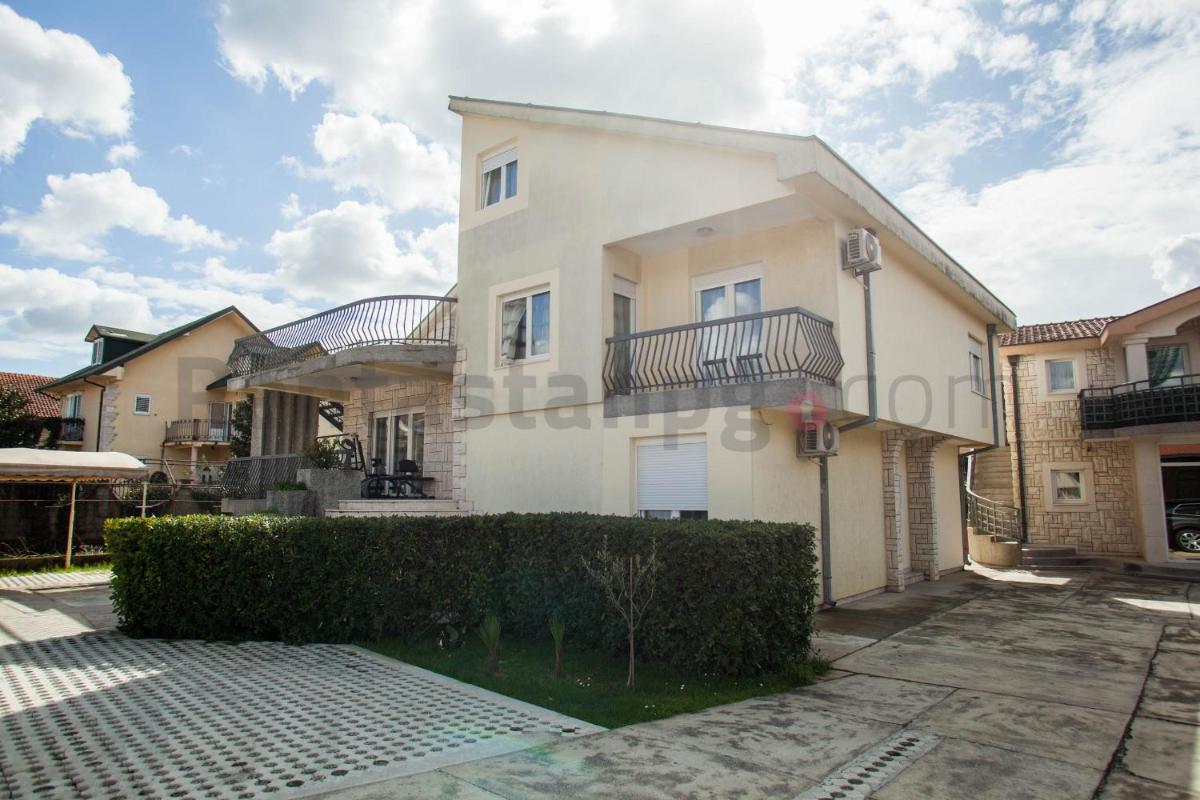 Castelomi - Housity