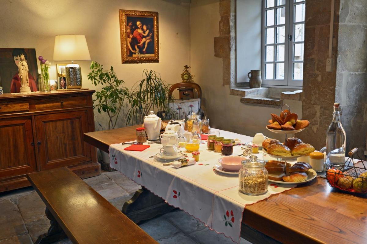 Le prieuré Saint Barthélémy - Housity