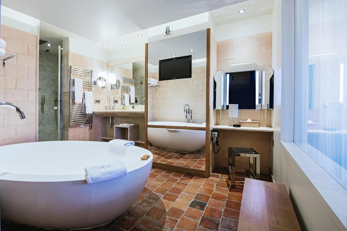 Salle de bains dans l'établissement Relais Bernard Loiseau