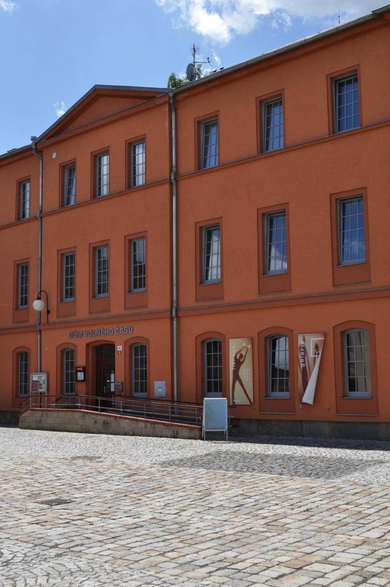 Hostel Lípa - Továrna - Housity