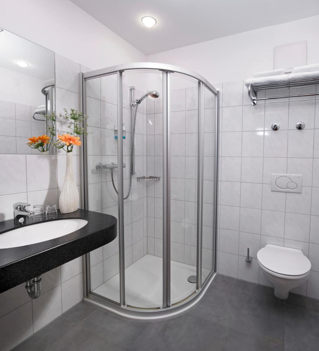 Hotel zur Post - Housity