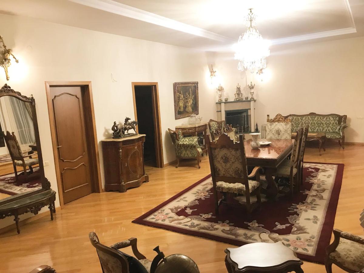 Apartament Balakhvani - Housity