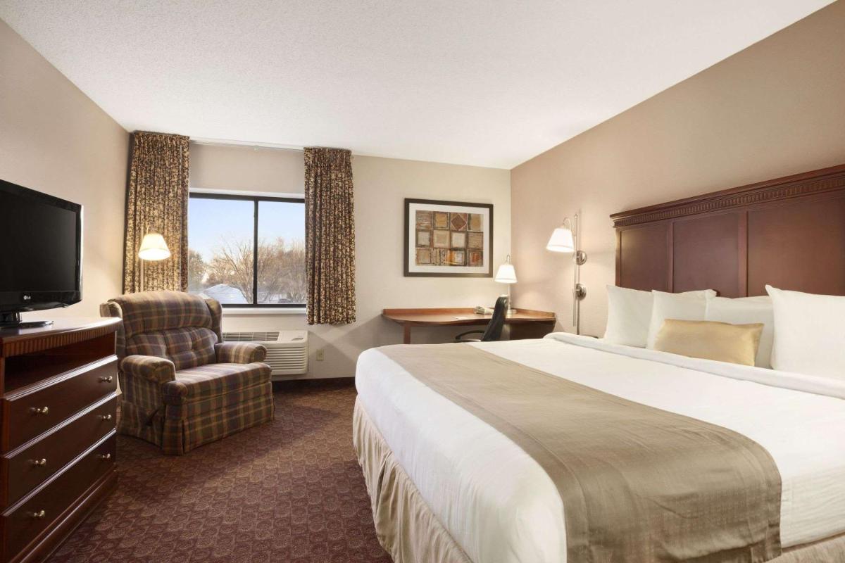 Baymont by Wyndham Sioux Falls - Housity