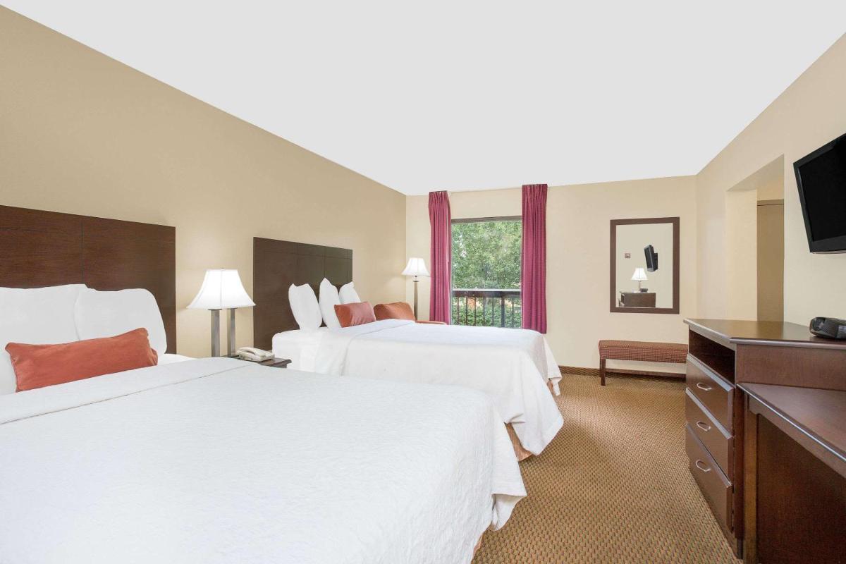 Baymont by Wyndham Greenville - Housity