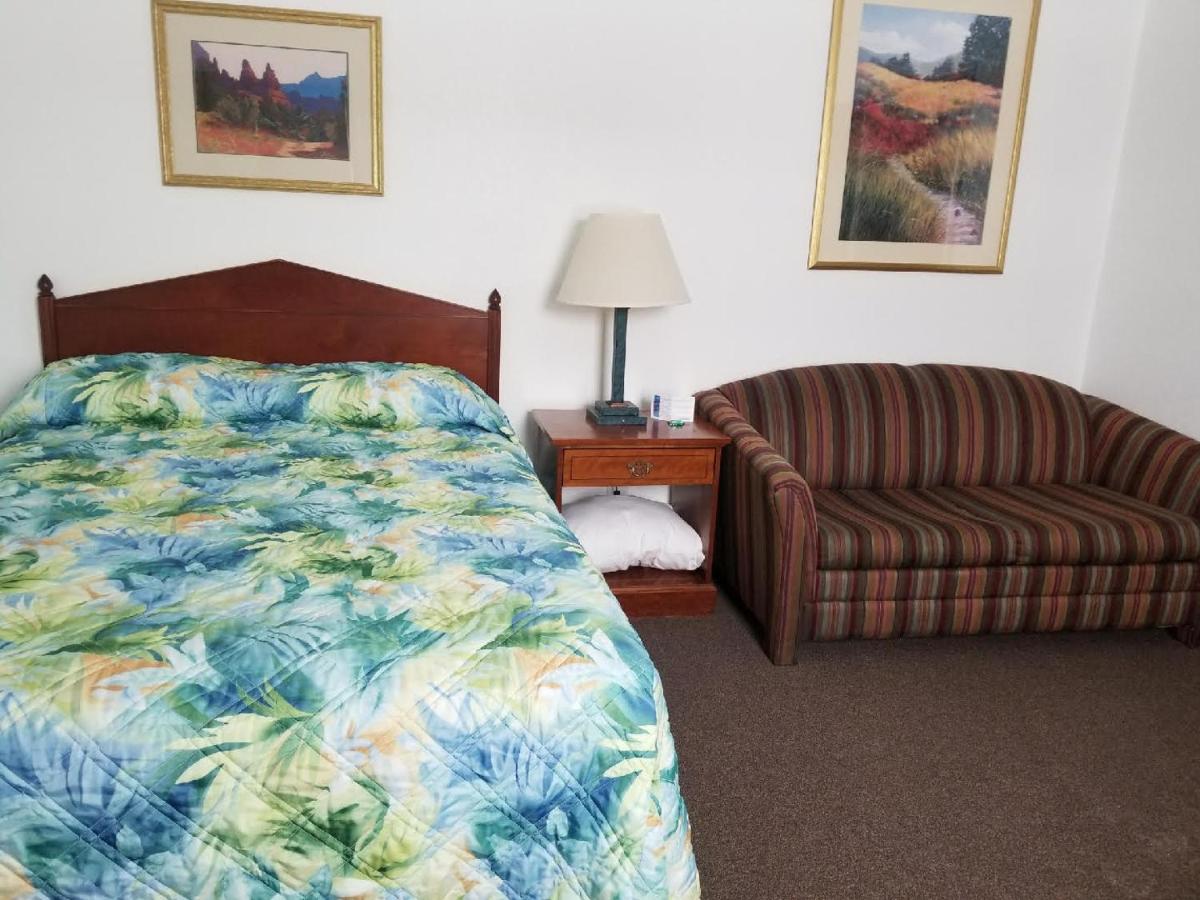 Howard's Motel - Housity