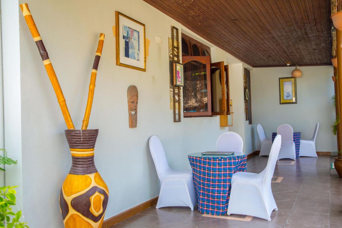 Saadani Tourist Center - Hostel - Housity