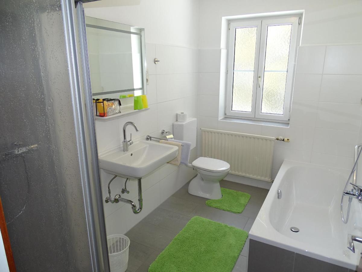 Pension Bayrhammer - Housity
