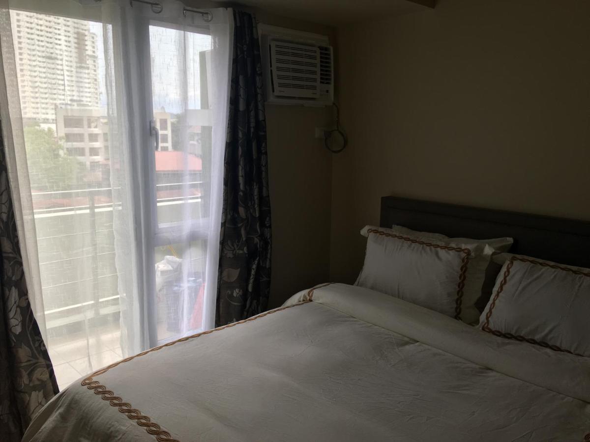 Centrio Tower Beside Ayala Studio Unit 1 - 9 - Housity