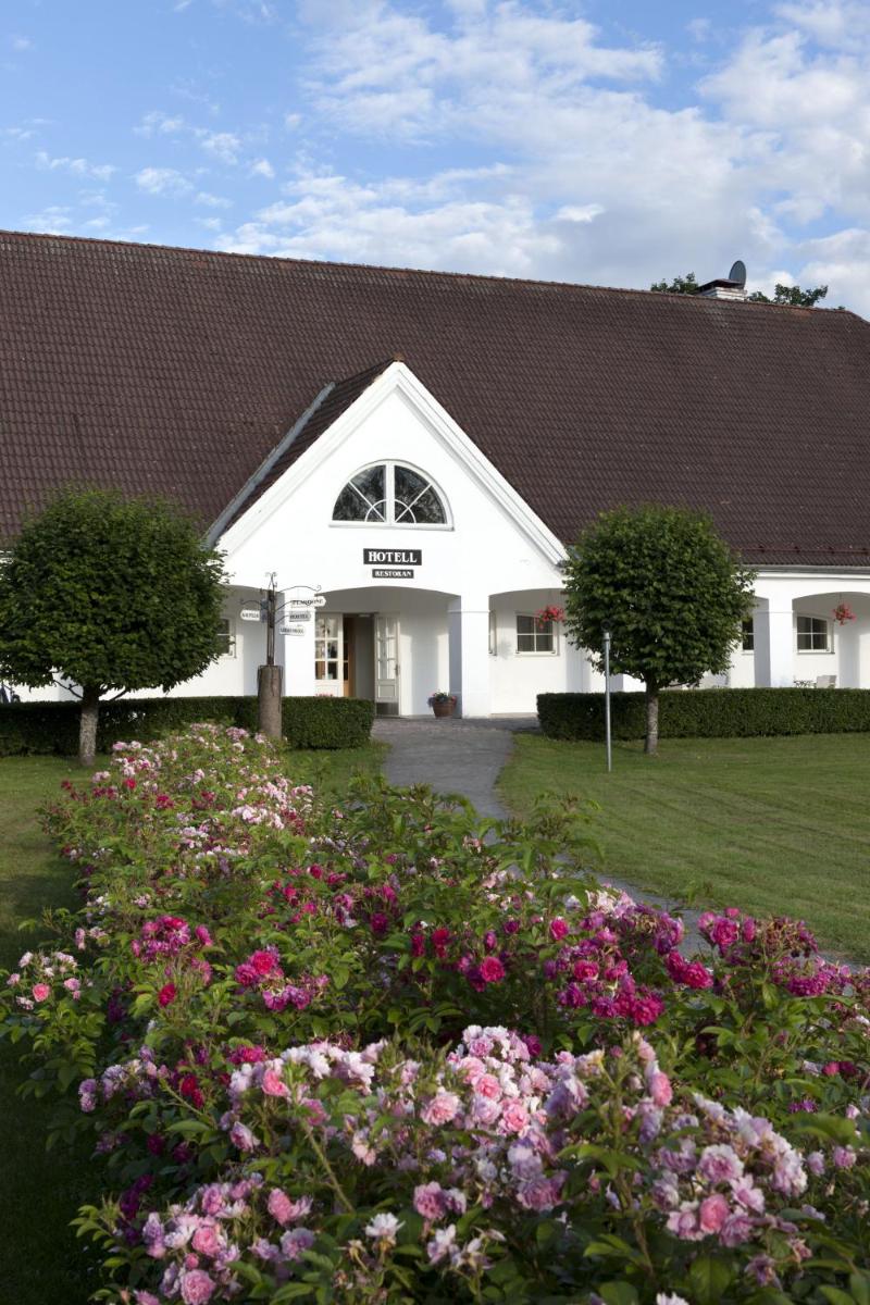 Suitetrails - Sagadi Manor Hotel