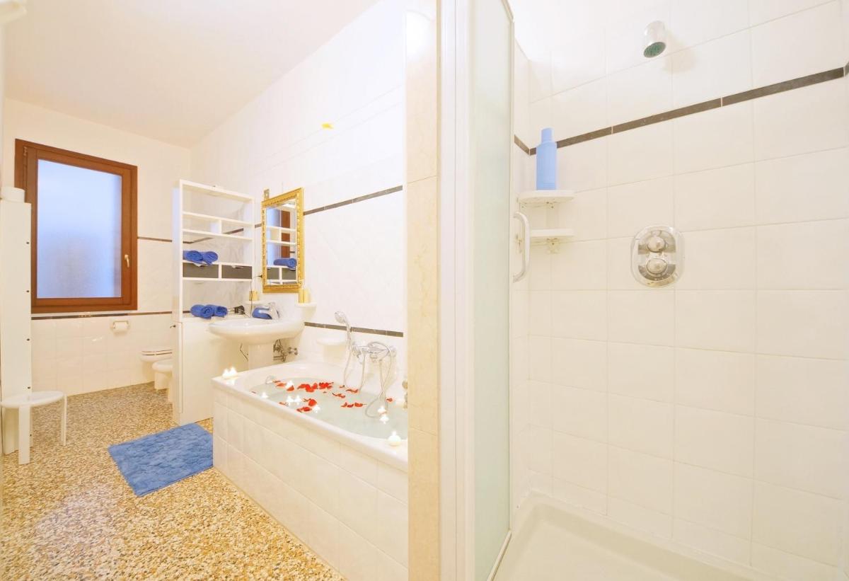 Santa Marina Apartment Rialto - Housity