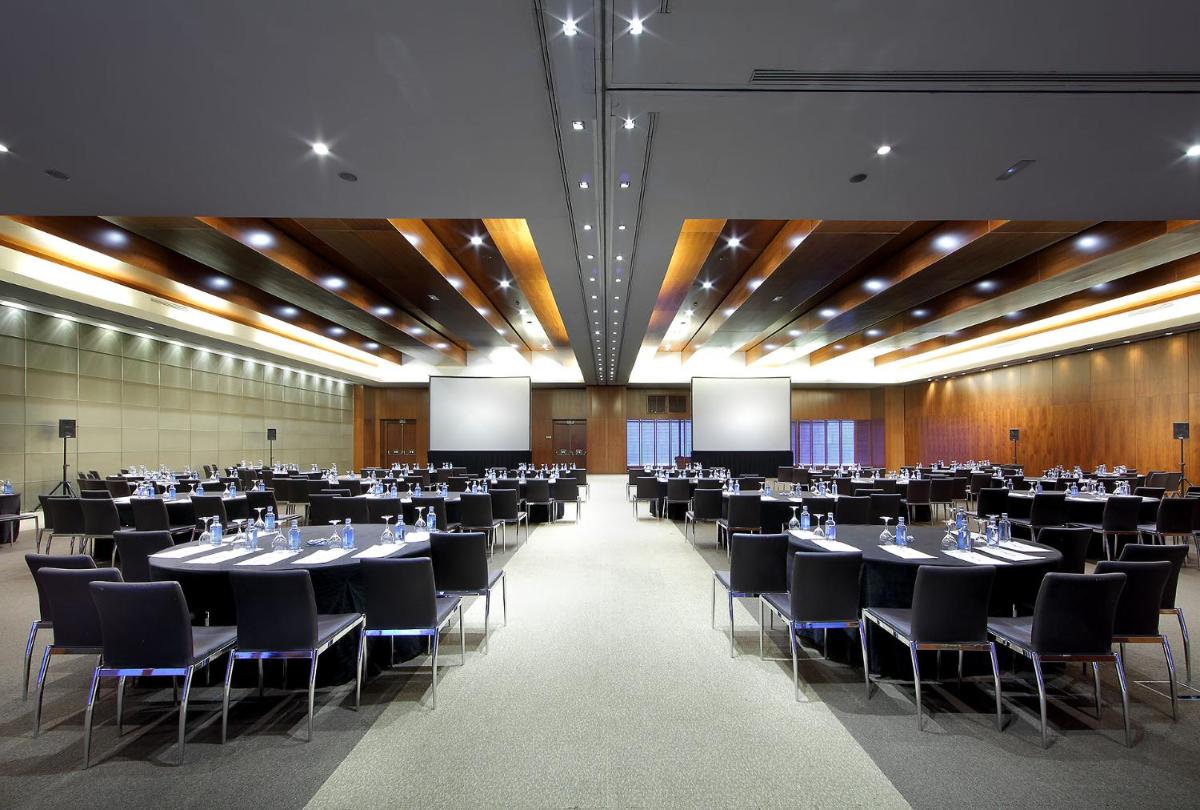 Zona business o sala de conferencias en Eurostars Madrid Tower