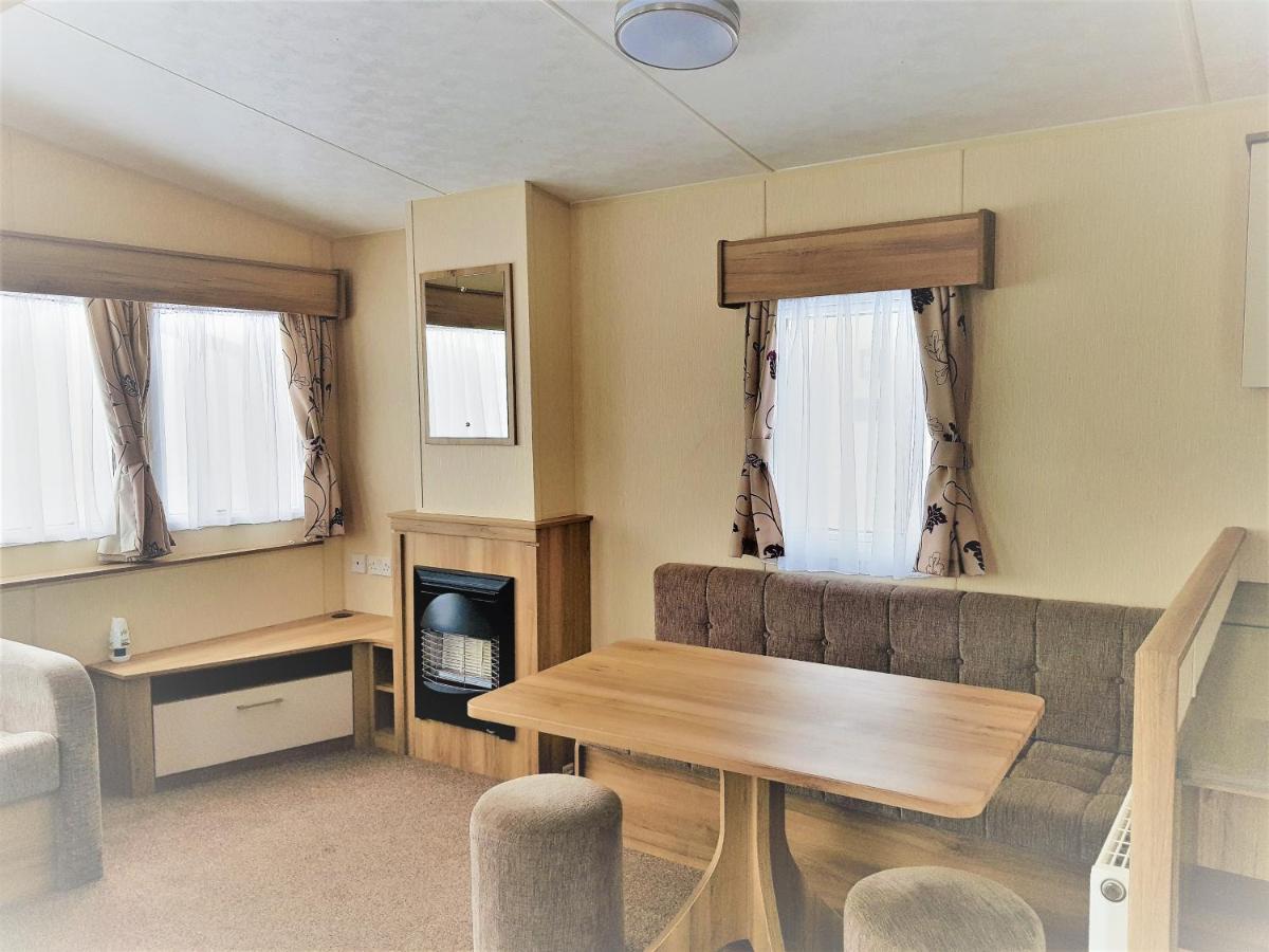 184 Unity Resort Brean - Housity
