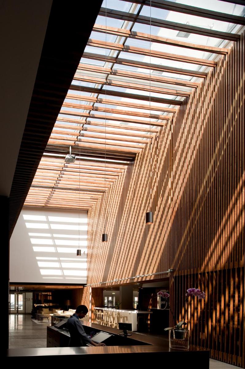 Uma área de estar em Inspira Liberdade Boutique Hotel