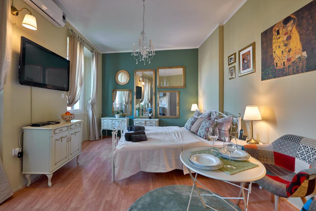 Old City Romantic Studio with FREE private parking - Housity