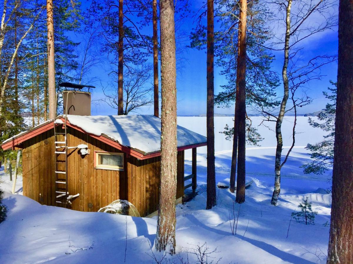Villa by the Lake - Housity