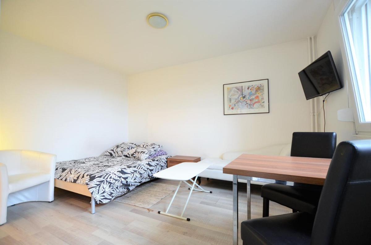 Studio 76 - Housity