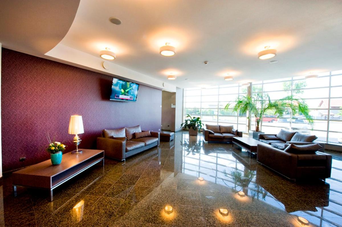 Hotel Symfonia Osjaków - Housity