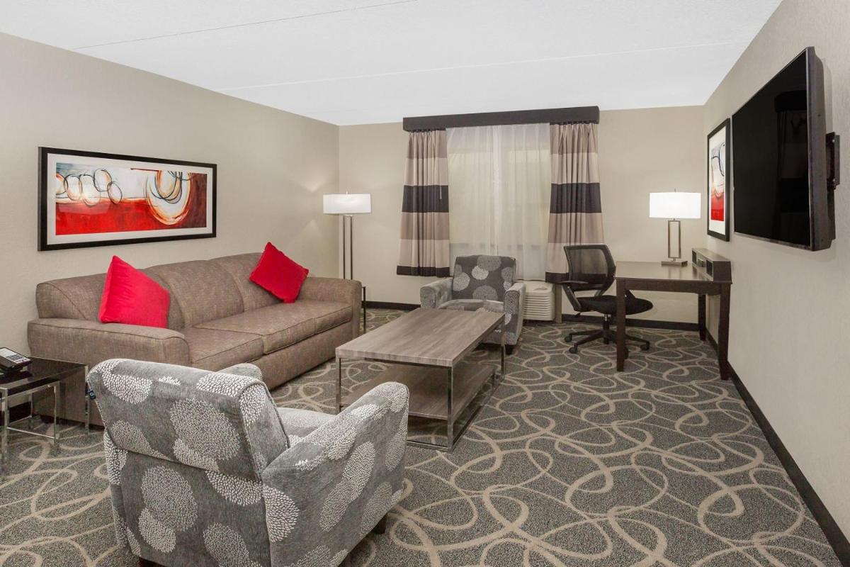Clarion Inn Des Moines Airport - Housity