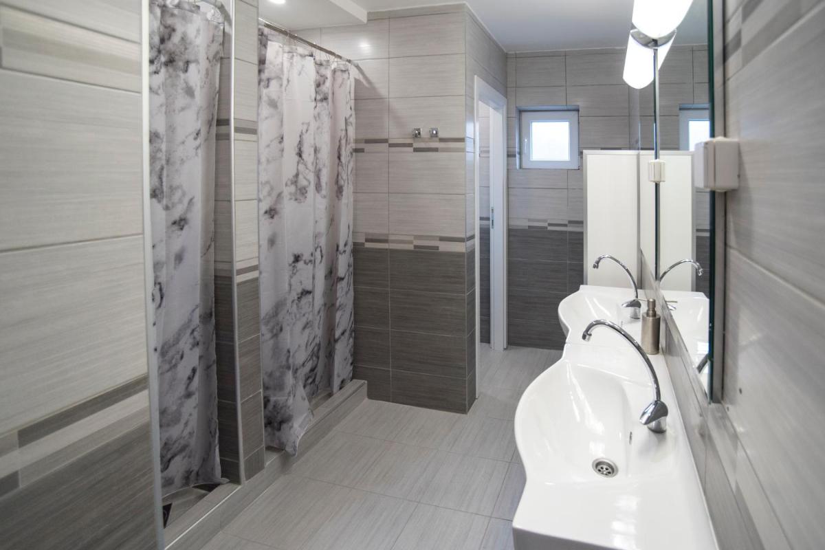 Bloom Inn - Housity