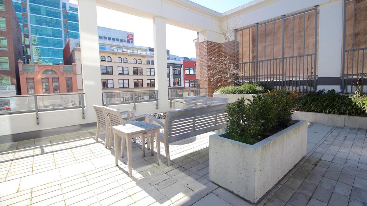 Era Suite Living on Yates - Housity