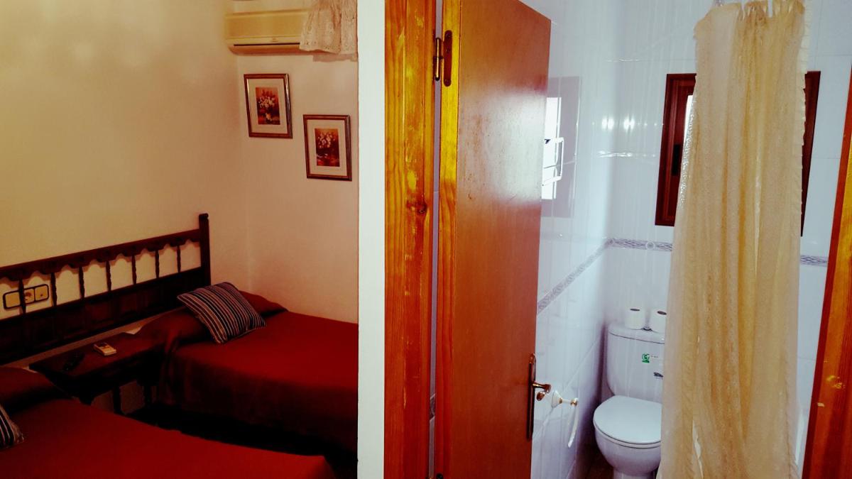Hostal Roca - Housity