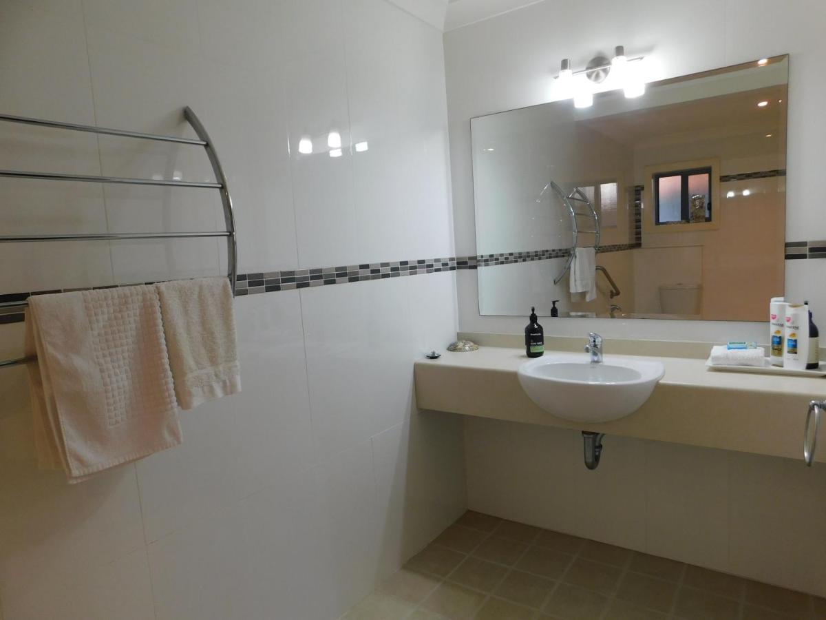 Beachport Bed & Breakfast - Housity