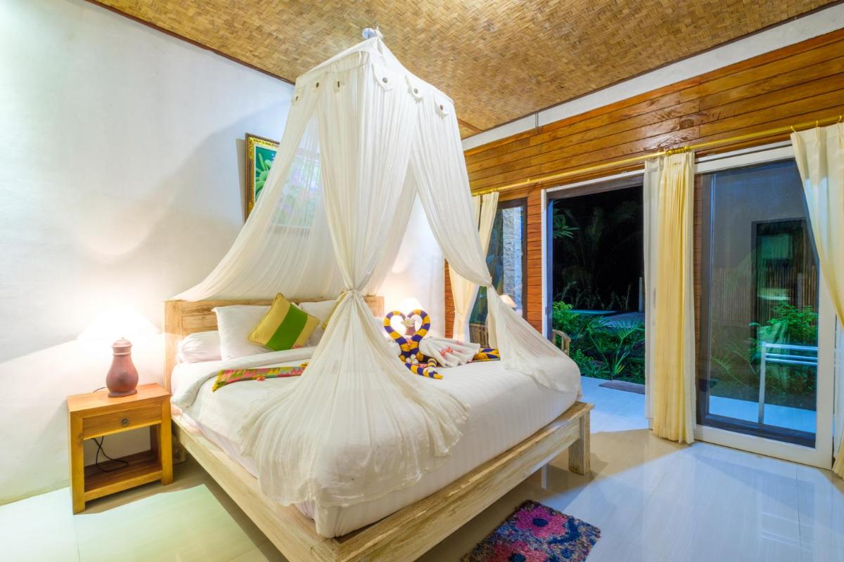 Crystal Bay Bungalows - Housity