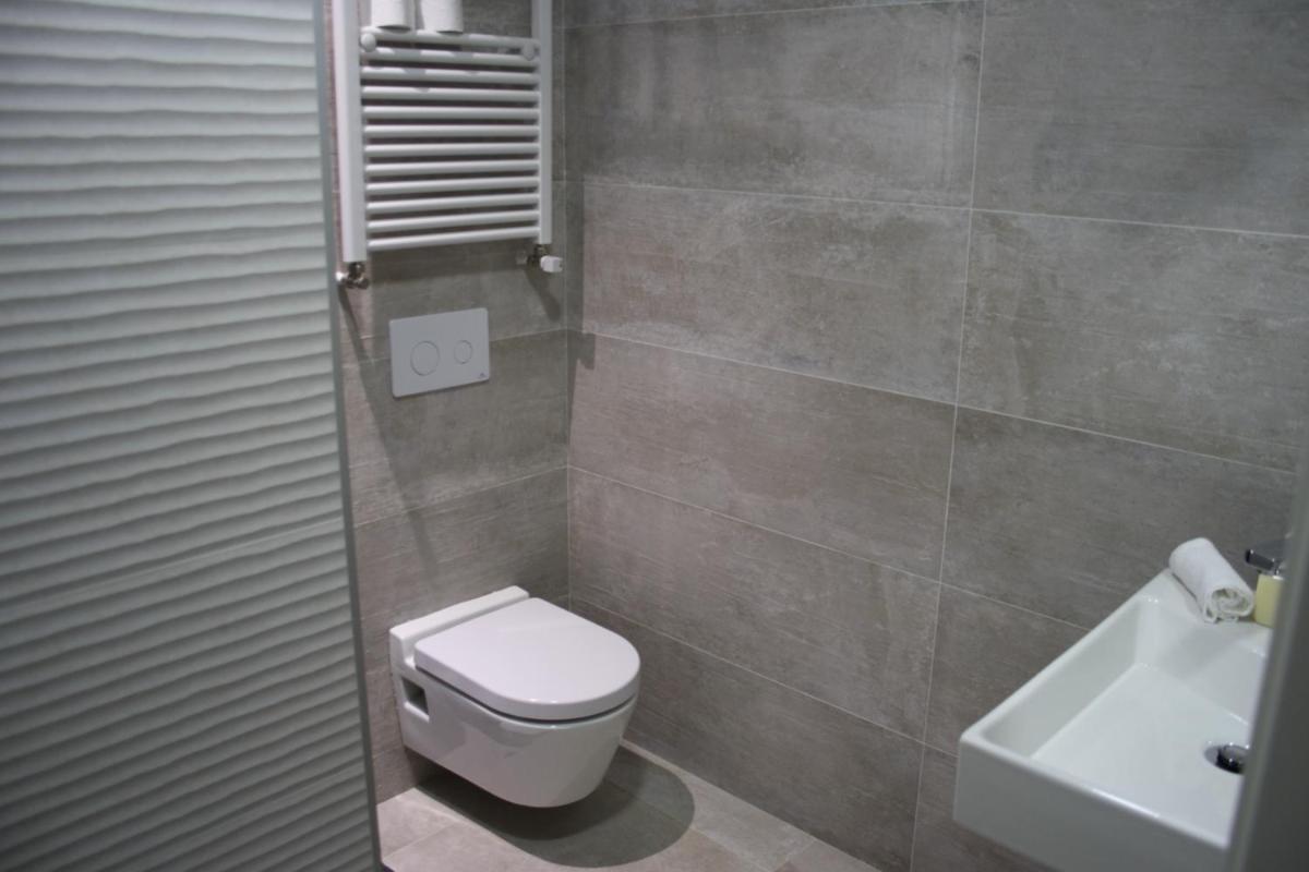 Smart Tech Plaza Flat - Housity