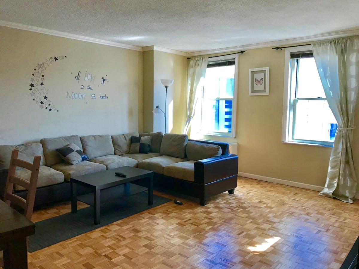 Downtown 1 Bedroom Apt 20L - Housity