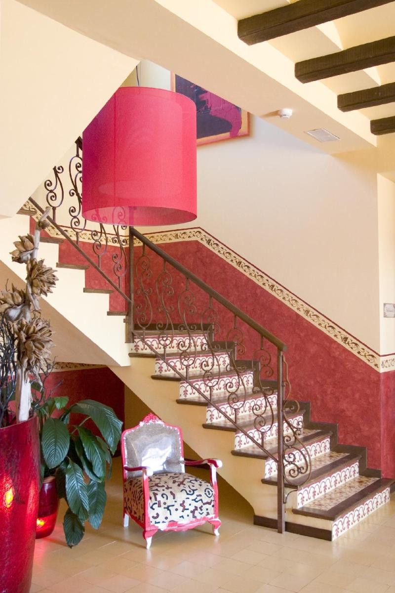 Hotel Restaurante Font Salada - Housity