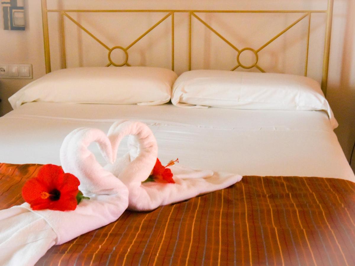 Cama o camas de una habitación en Hotel de Naturaleza Rodalquilar & Spa Cabo de Gata