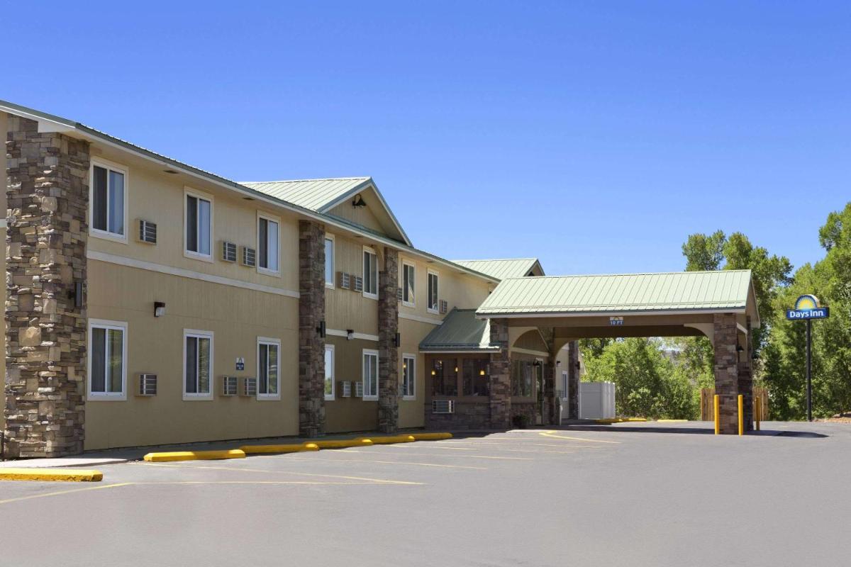 Days Inn & Suites by Wyndham Gunnison - Housity