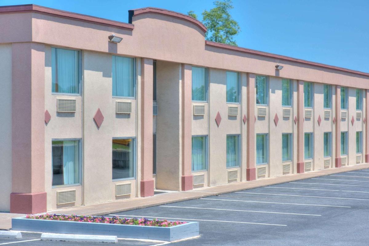 Express Inn Harrisburg South New Cumberland - Housity