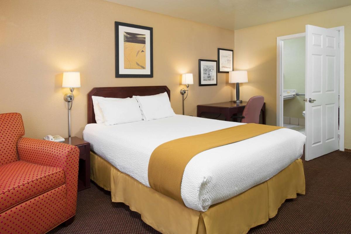 Days Inn by Wyndham Pinole Berkeley - Housity
