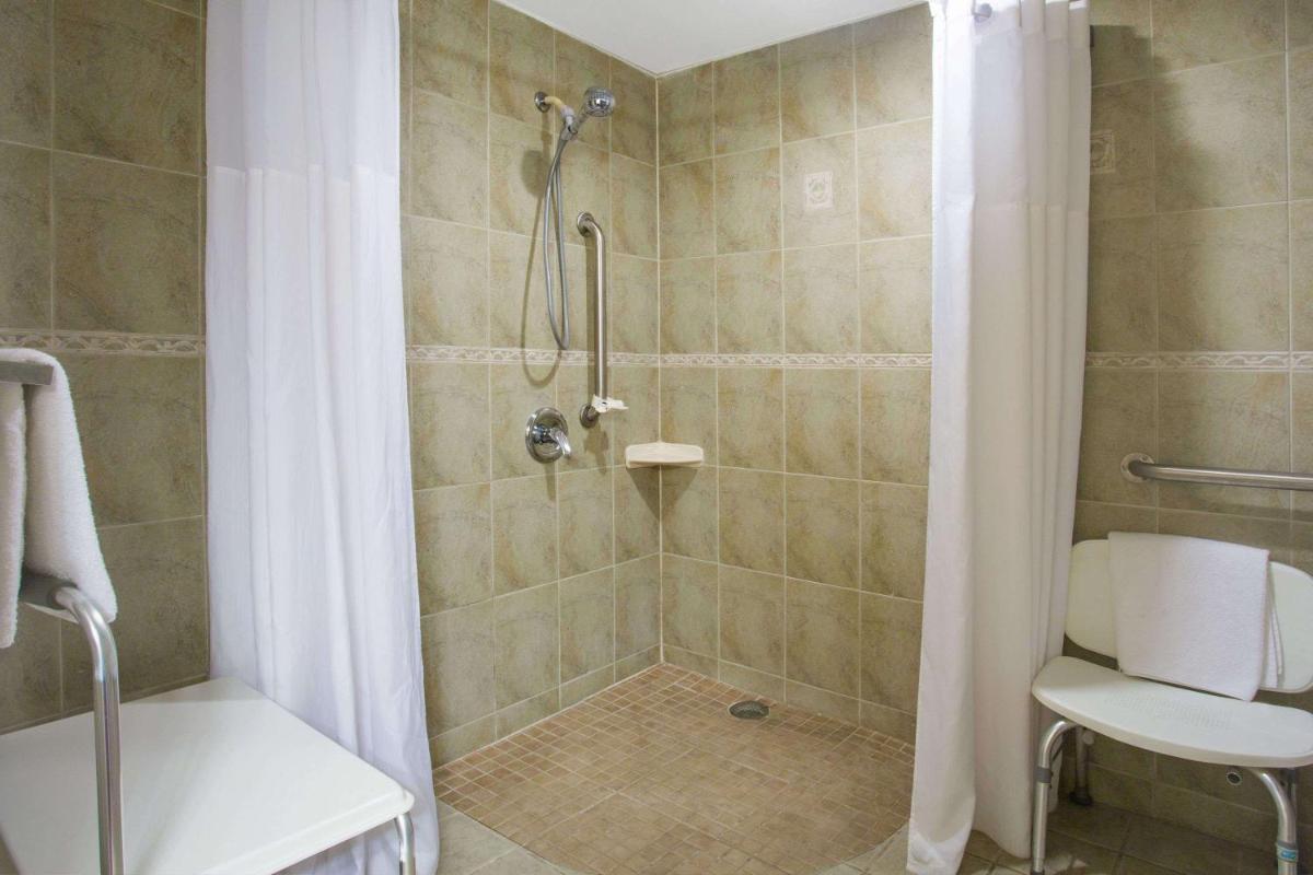 Days Inn by Wyndham Washington DC/Gateway - Housity