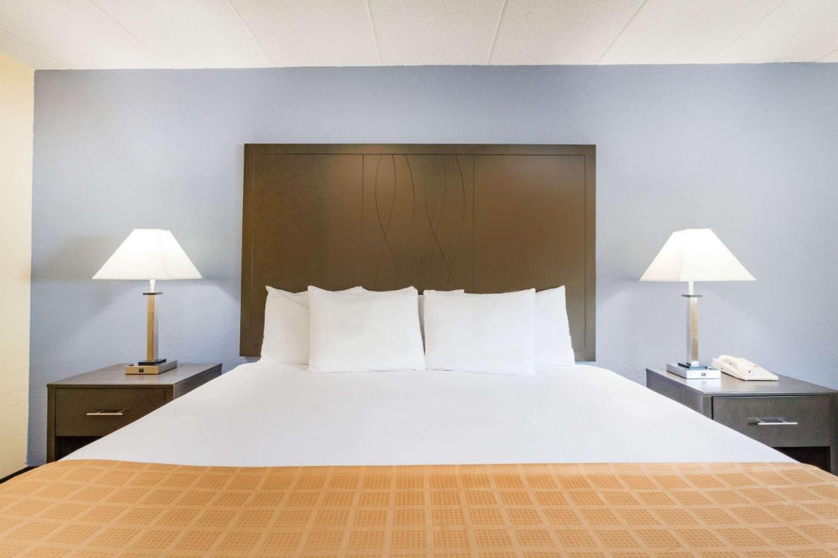 Days Inn by Wyndham Wilkes Barre - Housity