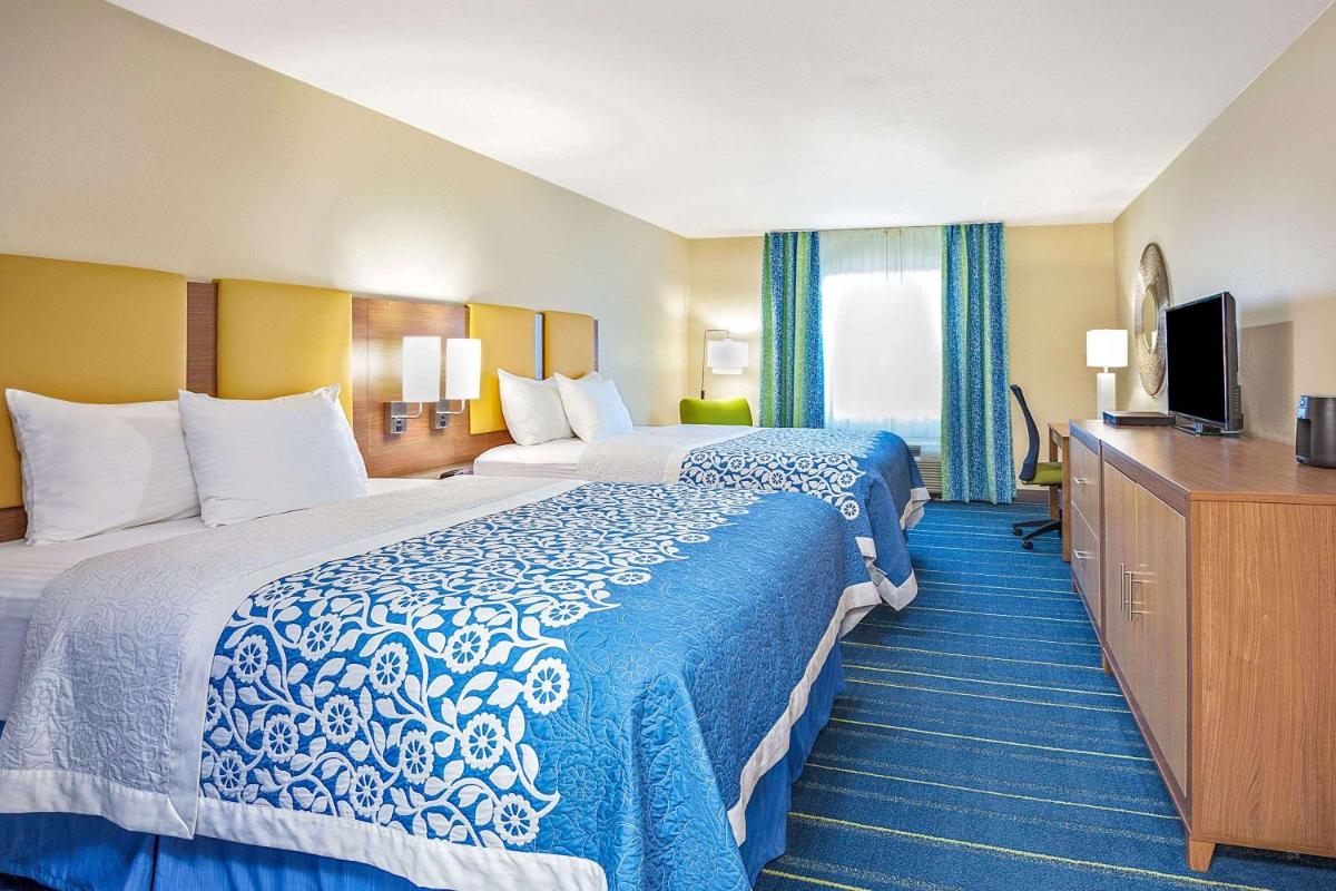 Arya Inn & Suites - Housity