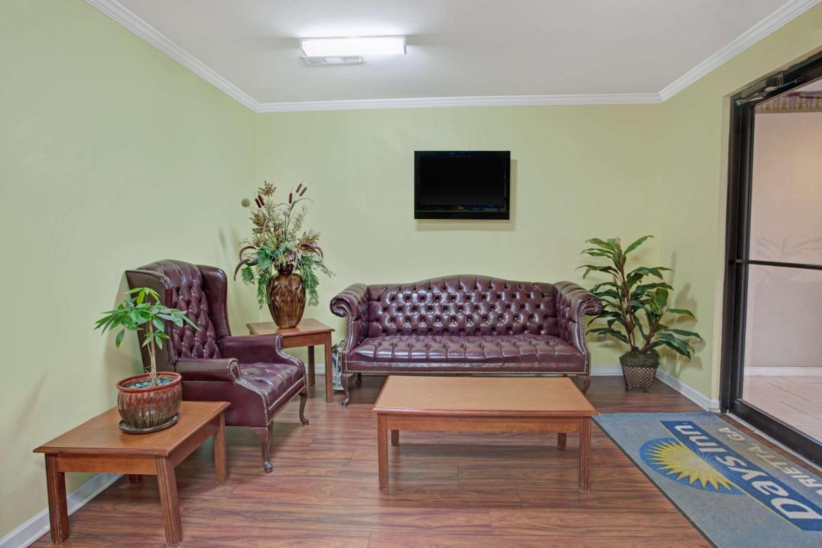 Days Inn by Wyndham Marietta White Water - Hizvo