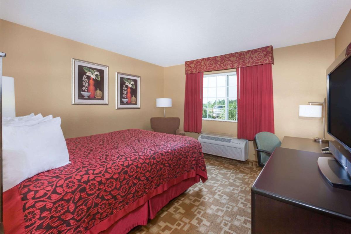 Days Inn by Wyndham Central City - Housity