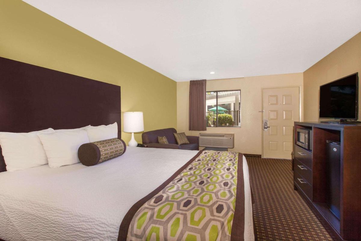 Days Inn by Wyndham San Jose Airport - Housity