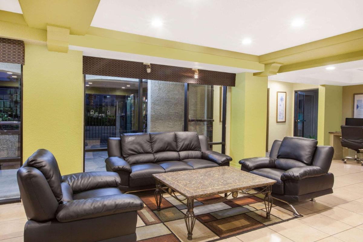 Days Inn by Wyndham San Jose Airport - Housity