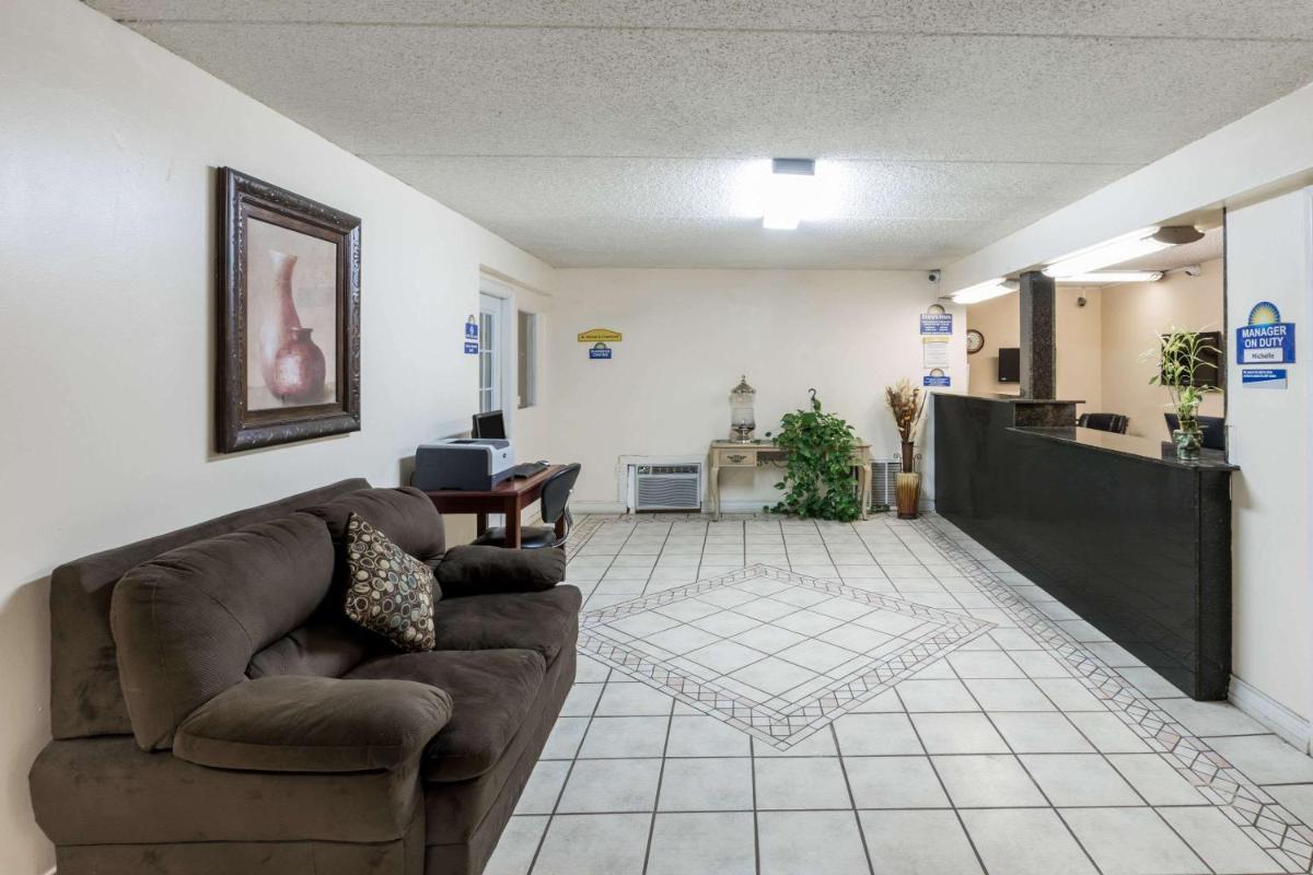 Days Inn by Wyndham Midland - Housity