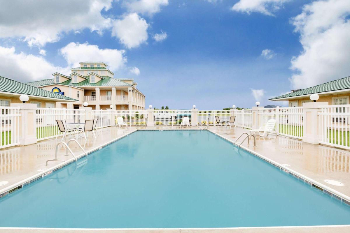 Days Inn by Wyndham Trumann AR - Housity